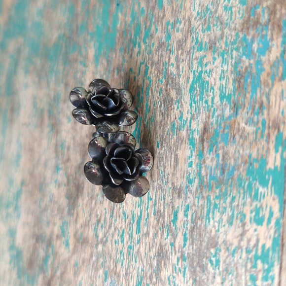 Vintage Sterling Silver 3D Rose Flower Screw-Back Earrings - Picture 8 of 9